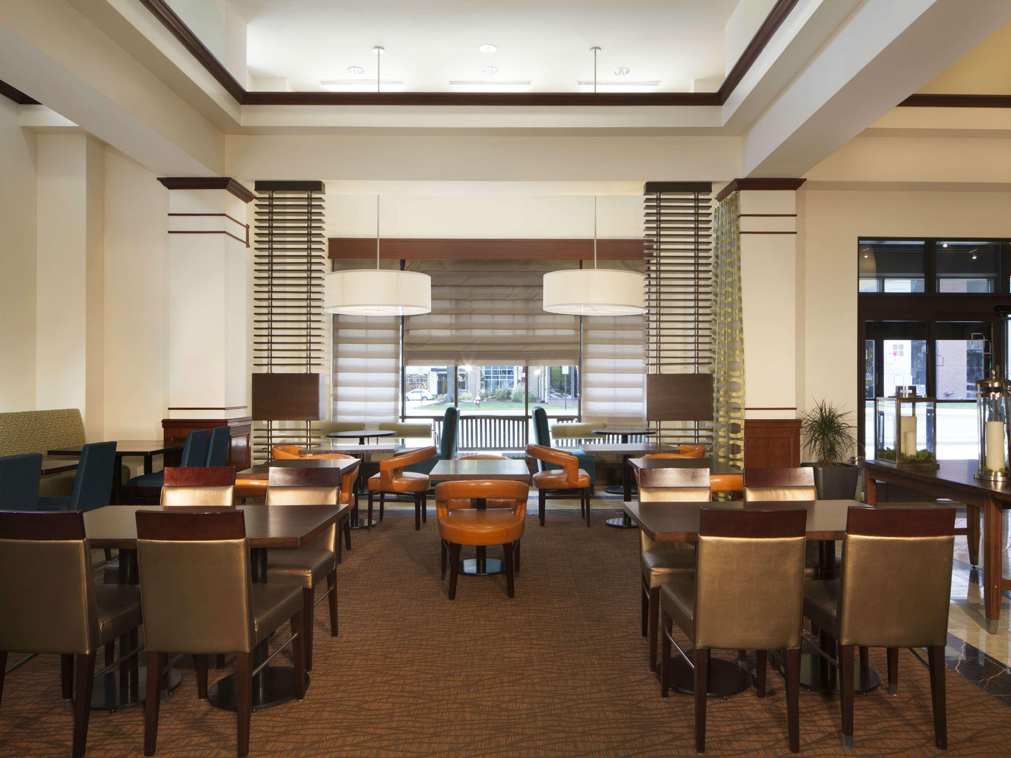 Hilton Garden Inn Virginia Beach Town Center Экстерьер фото